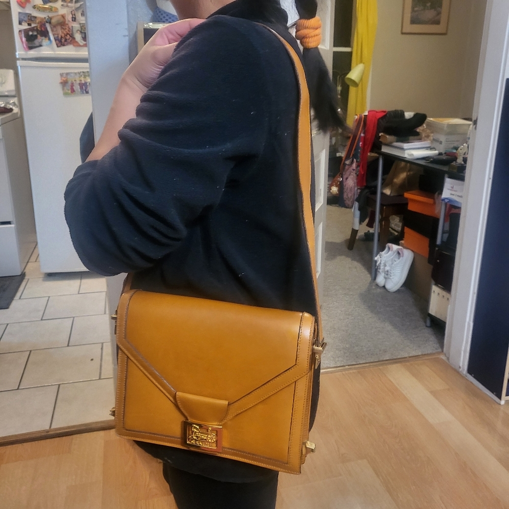 RARE Authentic Vintage Celine  horse carriage shouder bag - Picture 15 of 16